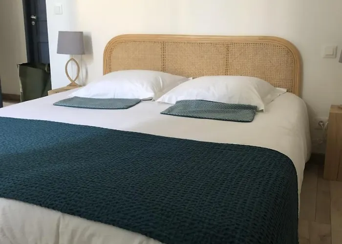 Maison Corbieres * بيرياك-دي-مير